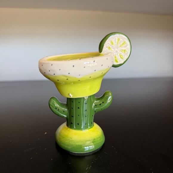 Salt and Pepper Shakers - Picture 2 of 8